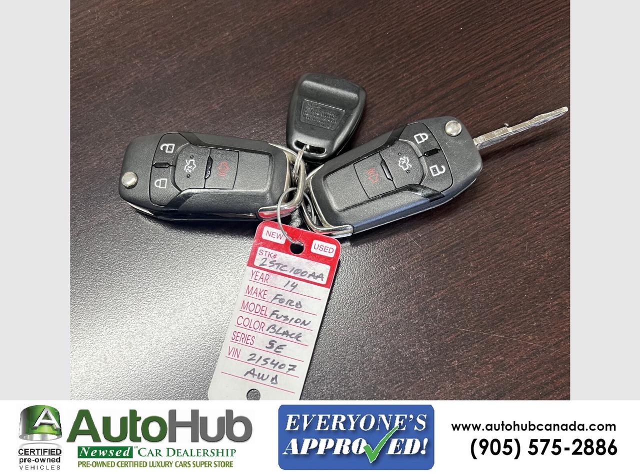 2014 Ford Fusion SE-AWD-NAV-LEATHER-SUNROOF-BACKUP CAMERA Photo