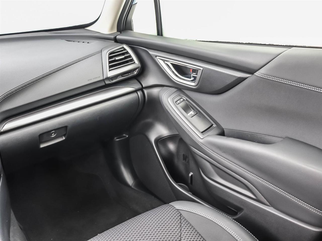 2024 Subaru Forester TOURING Photo