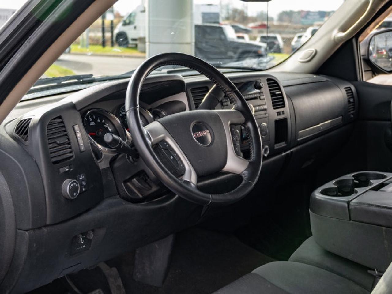 2009 GMC Sierra 1500 WT Photo2