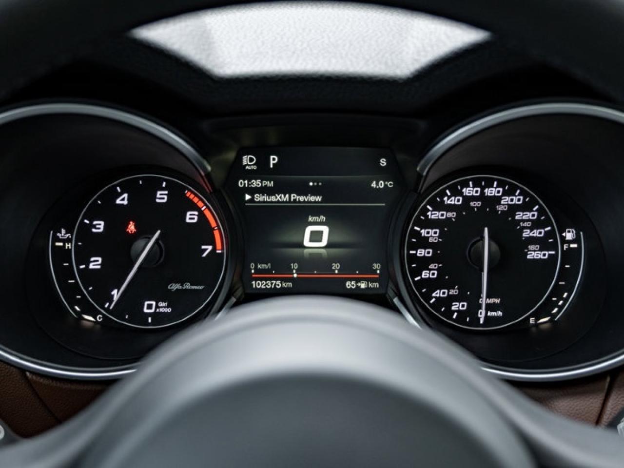 2018 Alfa Romeo Stelvio Ti Sport Photo3