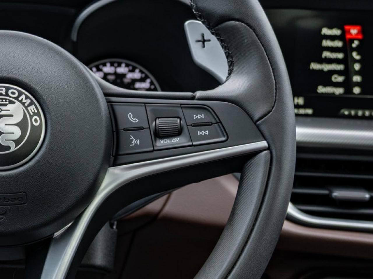 2018 Alfa Romeo Stelvio Ti Sport Photo