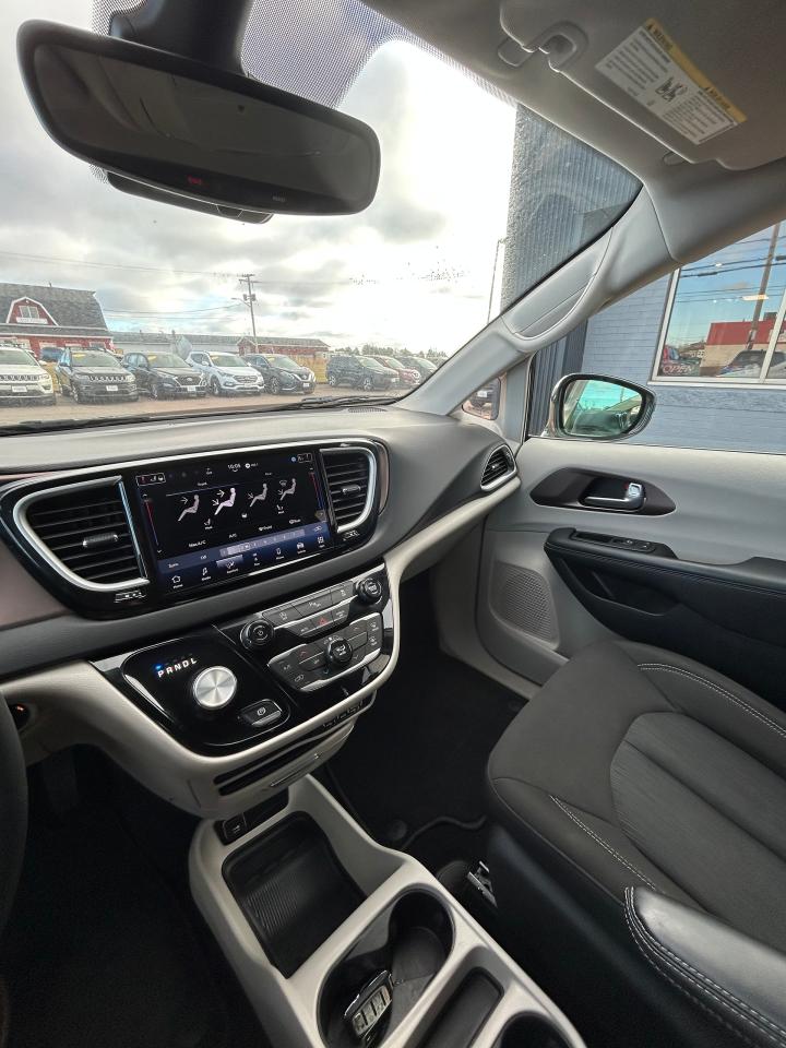 2024 Chrysler Grand Caravan SXT - Photo #11