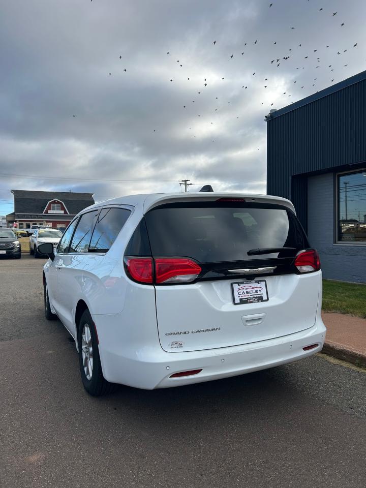 2024 Chrysler Grand Caravan SXT - Photo #6