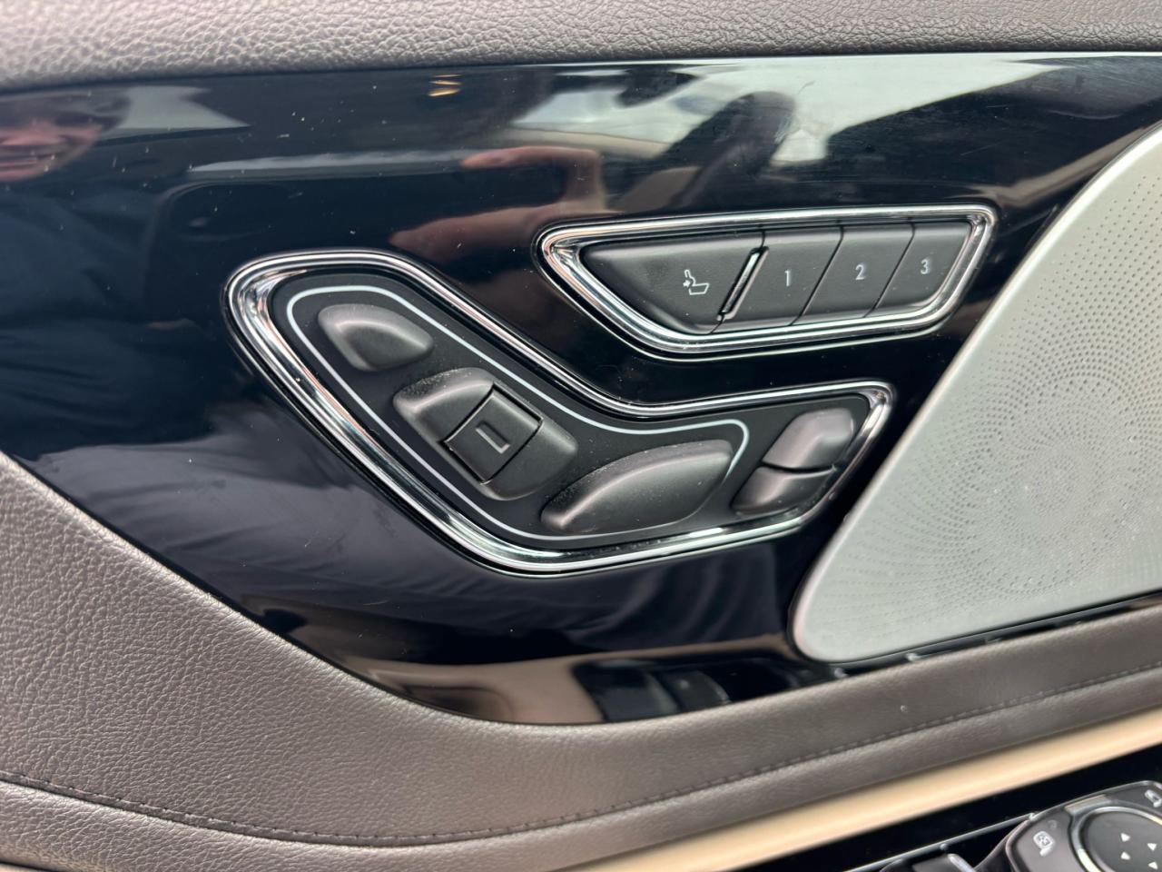 2020 Lincoln Aviator RESERVE, AWD, 22" RIMS, LOCAL TRADE, PANO ROOF! Photo