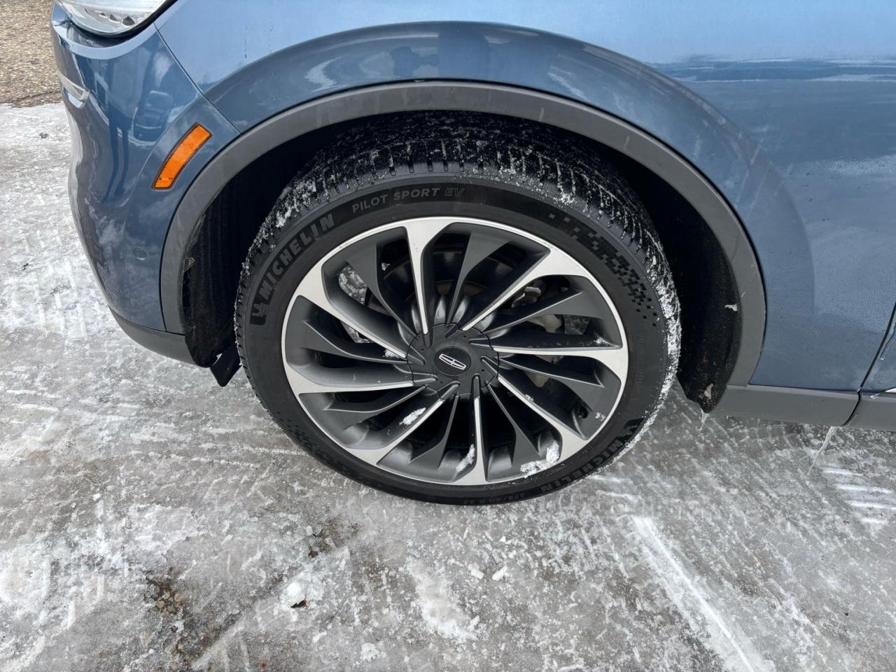 2020 Lincoln Aviator RESERVE, AWD, 22" RIMS, LOCAL TRADE, PANO ROOF! Photo