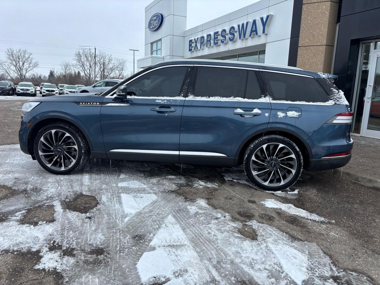 2020 Lincoln Aviator RESERVE, AWD, 22" RIMS, LOCAL TRADE, PANO ROOF! Photo
