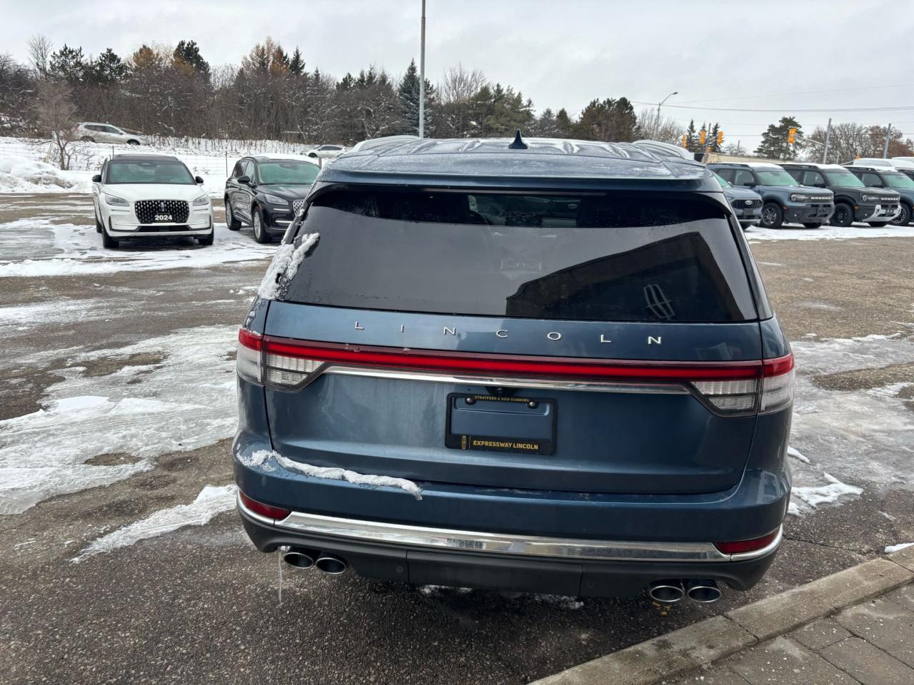 2020 Lincoln Aviator RESERVE, AWD, 22" RIMS, LOCAL TRADE, PANO ROOF! Photo4