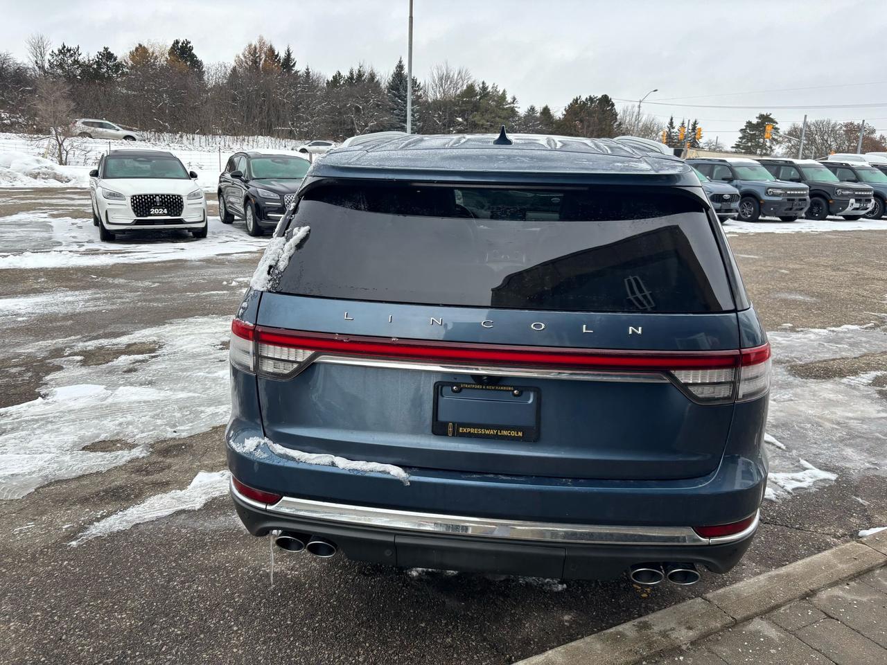 2020 Lincoln Aviator RESERVE, AWD, 22" RIMS, LOCAL TRADE, PANO ROOF! Photo4