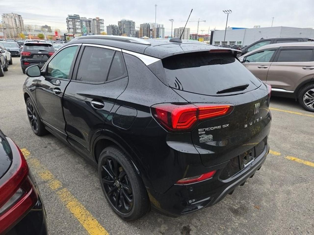 2024 Buick Encore GX Sport Touring ONLY 19K!, PANO ROOF, LEATHER, BOSE! Photo4