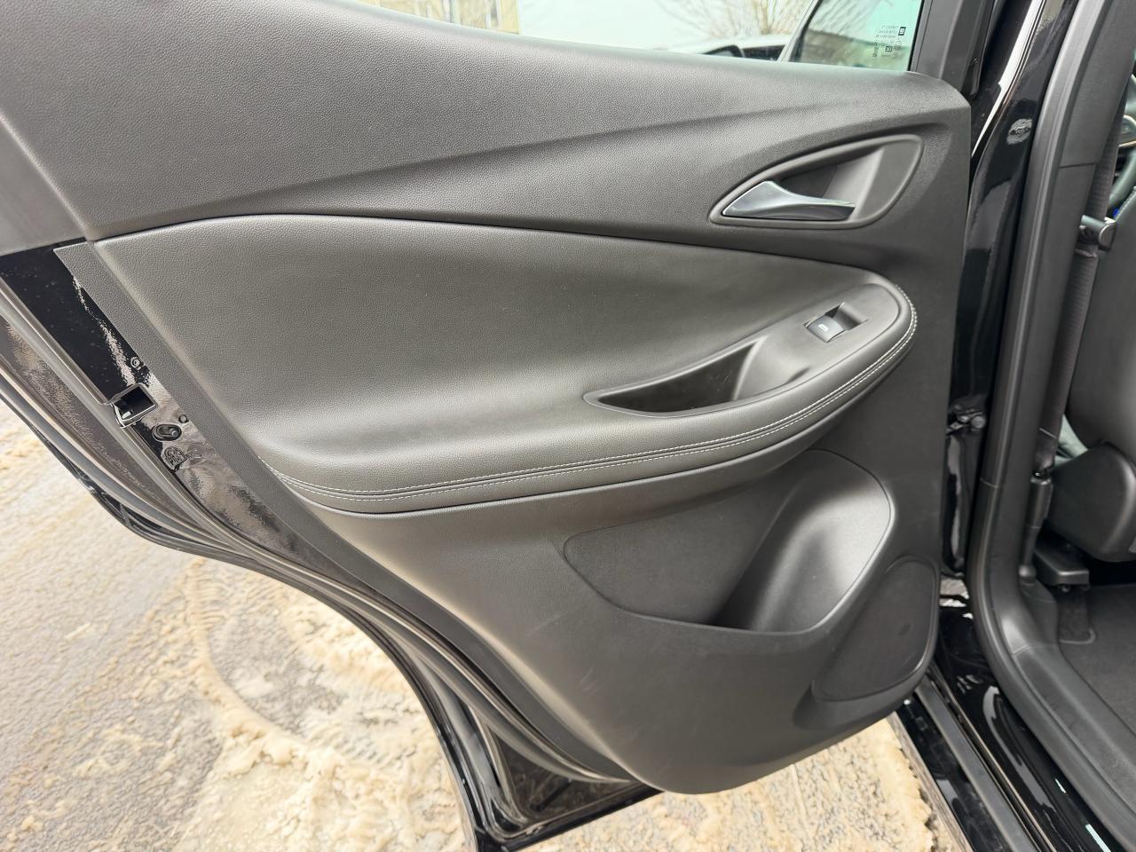 2024 Buick Encore GX Sport Touring ONLY 19K!, PANO ROOF, LEATHER, BOSE! Photo39