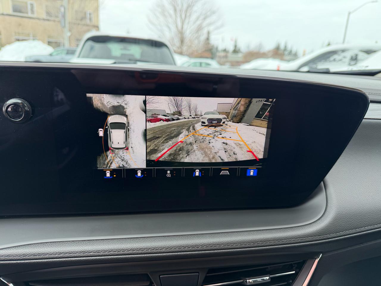 2024 Buick Encore GX Sport Touring ONLY 19K!, PANO ROOF, LEATHER, BOSE! Photo29