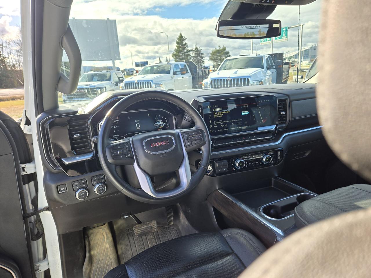 2024 GMC Sierra 2500 SLT - Photo #9