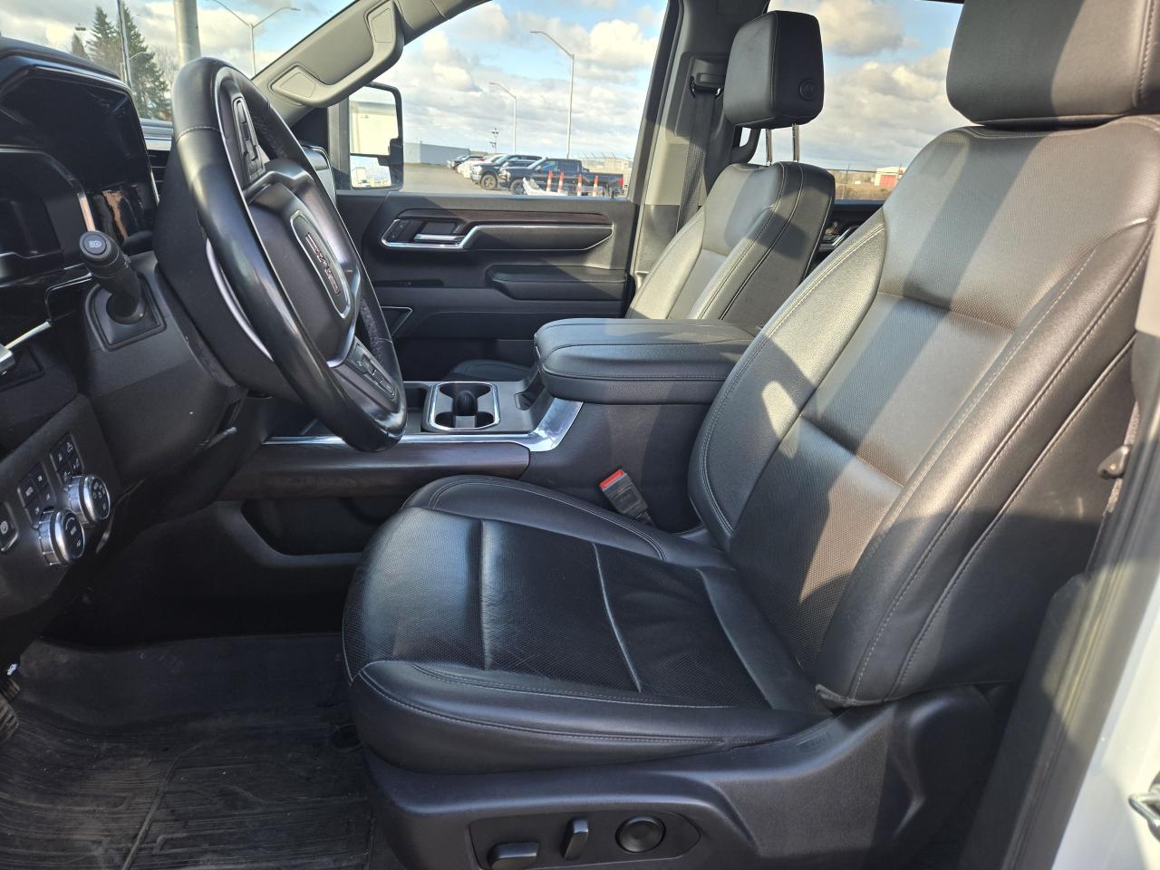 2024 GMC Sierra 2500 SLT - Photo #6