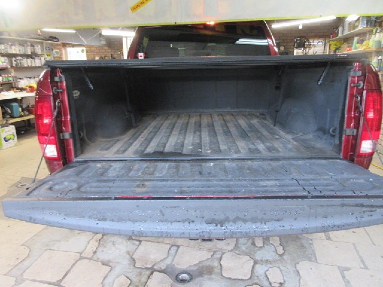 2018 RAM 1500 4x4 Crew Cab 5'7" Box - Photo #9