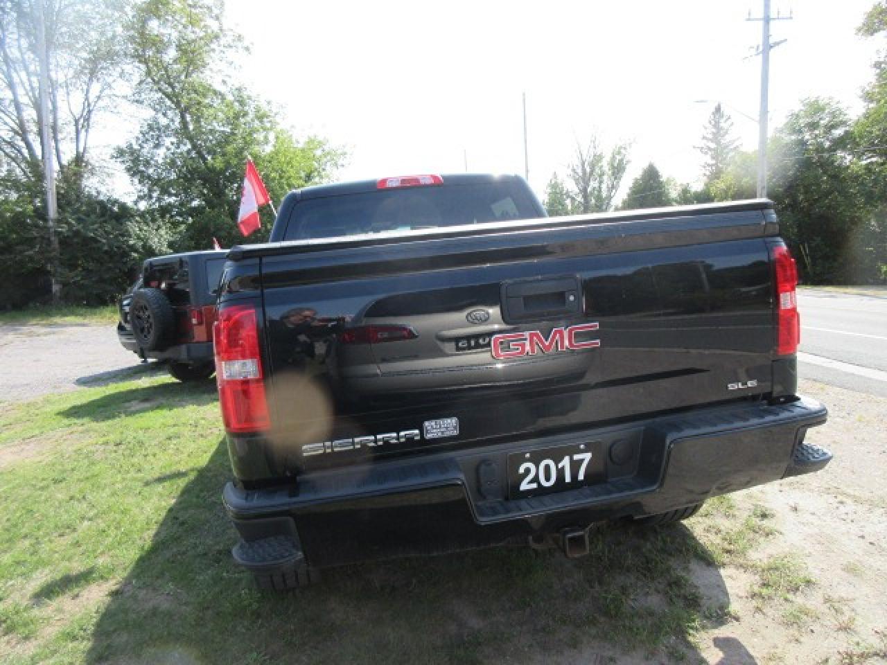 2017 GMC Sierra 1500 4WD CREW CAB 143.5" SLE - Photo #4