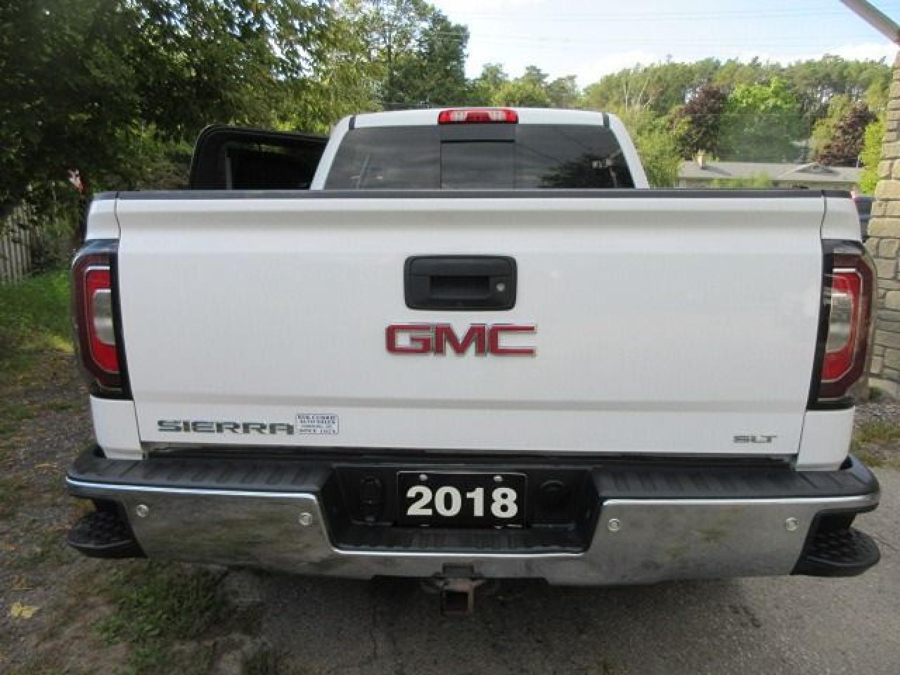 2018 GMC Sierra 1500 SLT Z-71 Crew 4x4 - Photo #9