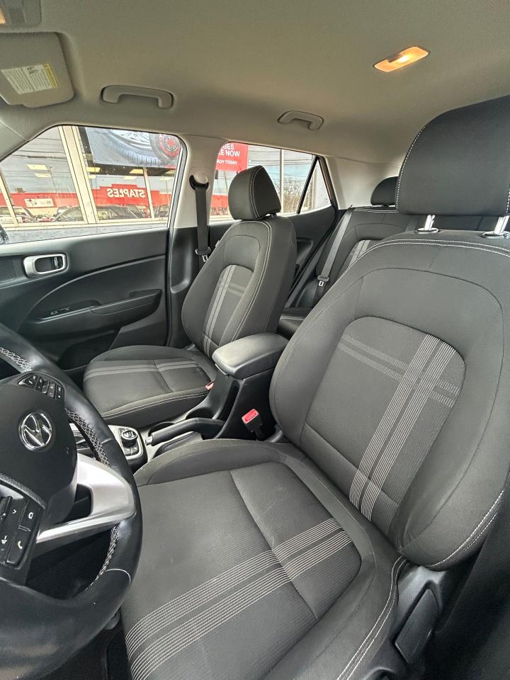 2022 Hyundai Venue PREFERRED - Photo #8