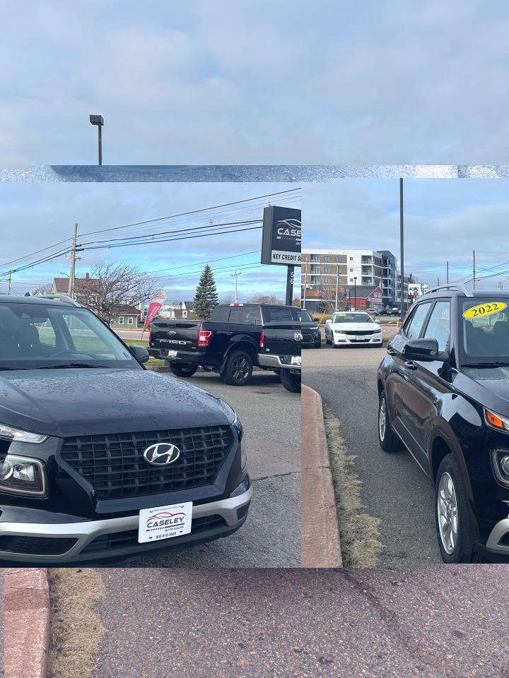 2022 Hyundai Venue PREFERRED - Photo #3