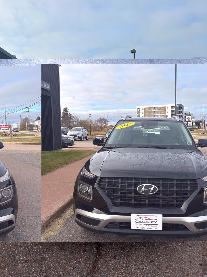2022 Hyundai Venue PREFERRED - Photo #2