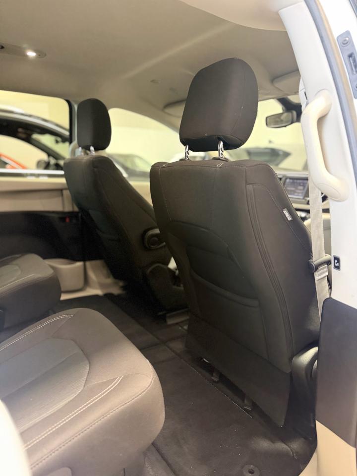 2024 Chrysler Grand Caravan SXT Photo