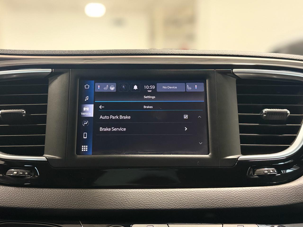 2024 Chrysler Grand Caravan SXT Photo