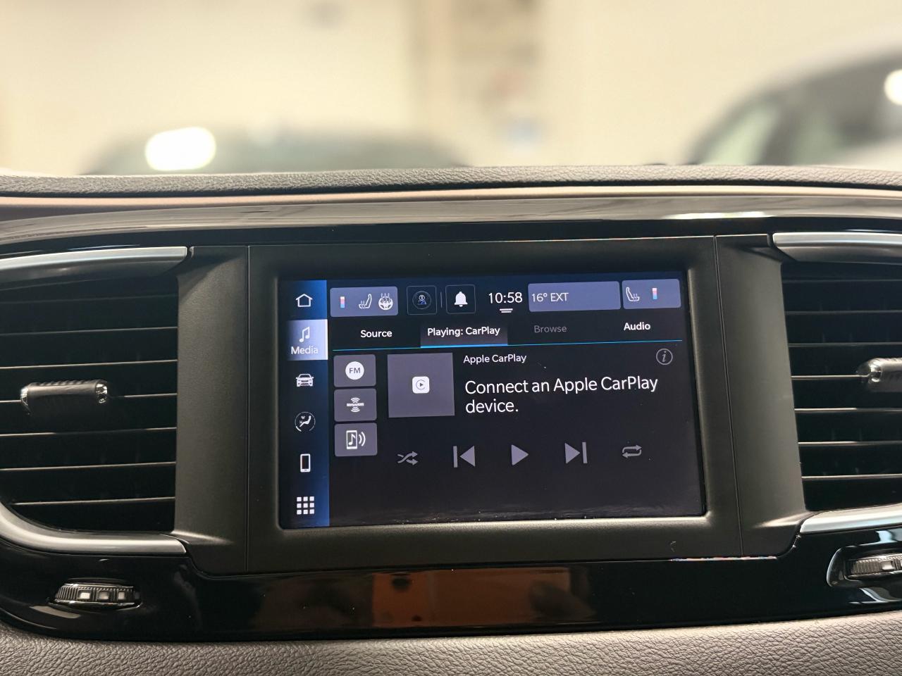 2024 Chrysler Grand Caravan SXT Photo