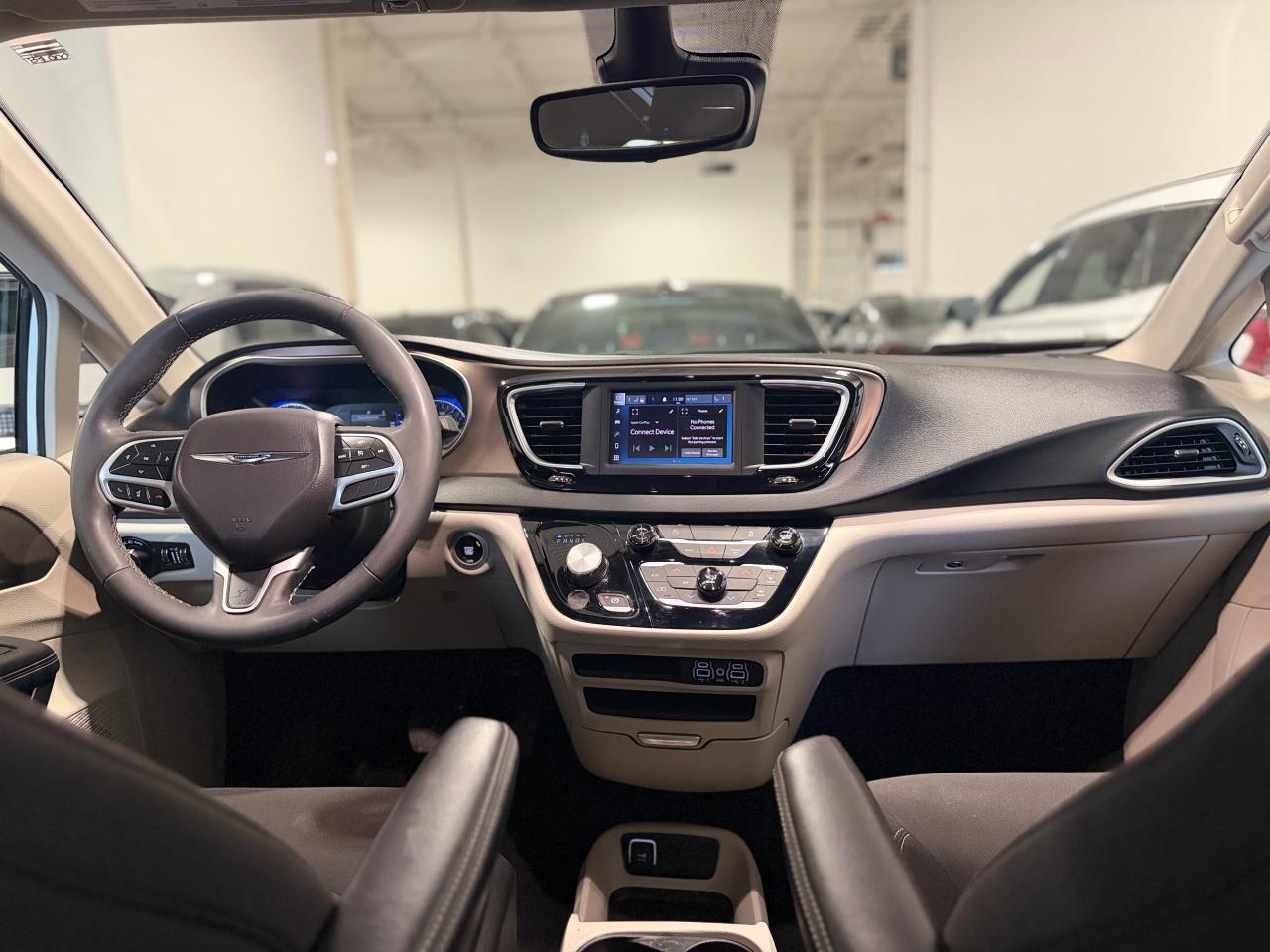 2024 Chrysler Grand Caravan SXT Photo