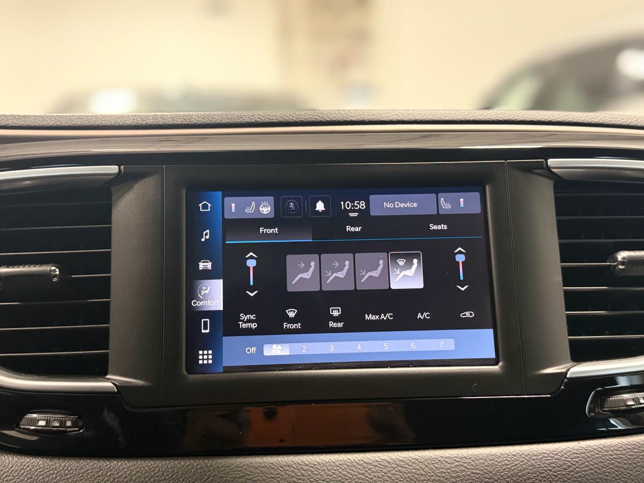 2024 Chrysler Grand Caravan SXT Photo