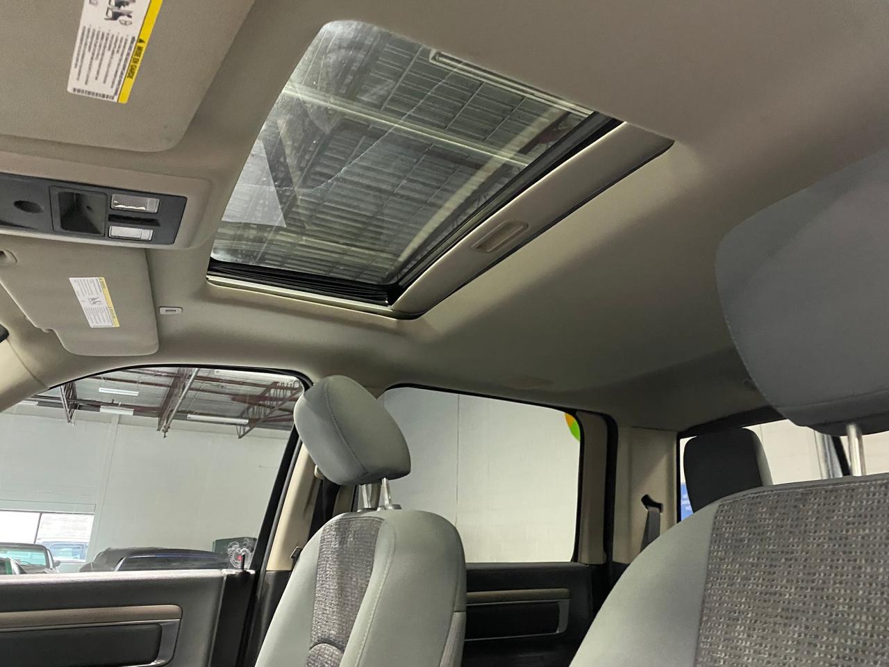 2019 RAM 1500 Classic SLT 4x4 Crew Cab 5'7" Box - Photo #15