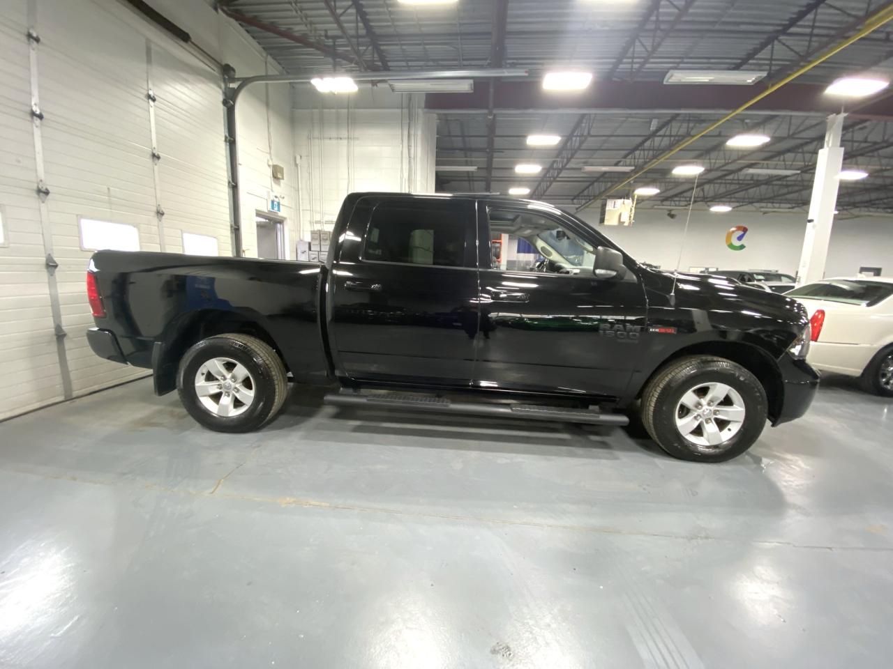 2019 RAM 1500 Classic SLT 4x4 Crew Cab 5'7" Box - Photo #6
