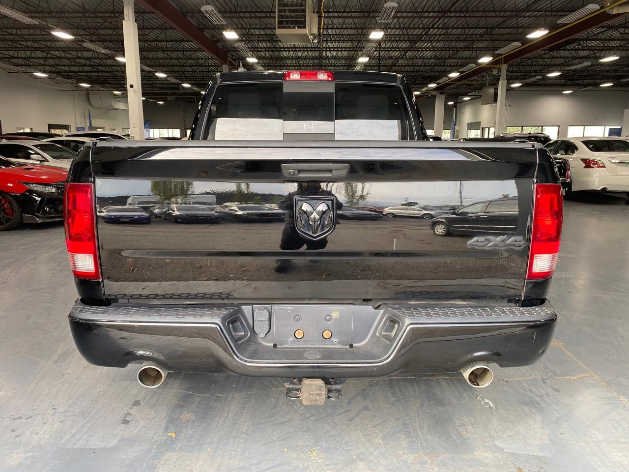 2019 RAM 1500 Classic SLT 4x4 Crew Cab 5'7" Box - Photo #4
