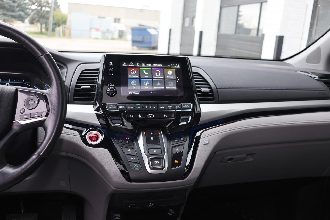 2018 Honda Odyssey Touring - LEATHER|SUNROOF|DVD|BLINDSPOT|LANEKEEP Photo