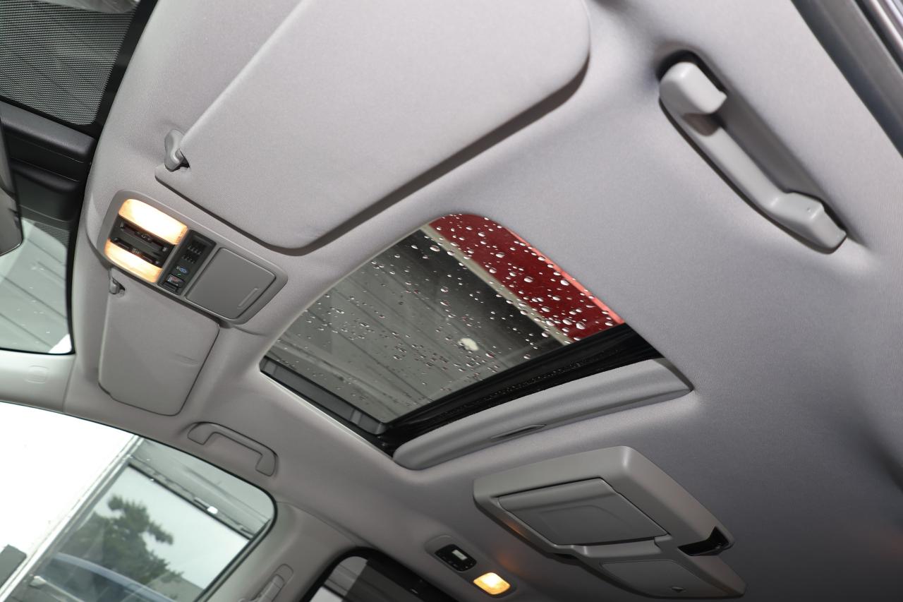 2018 Honda Odyssey Touring - LEATHER|SUNROOF|DVD|BLINDSPOT|LANEKEEP - Photo #10