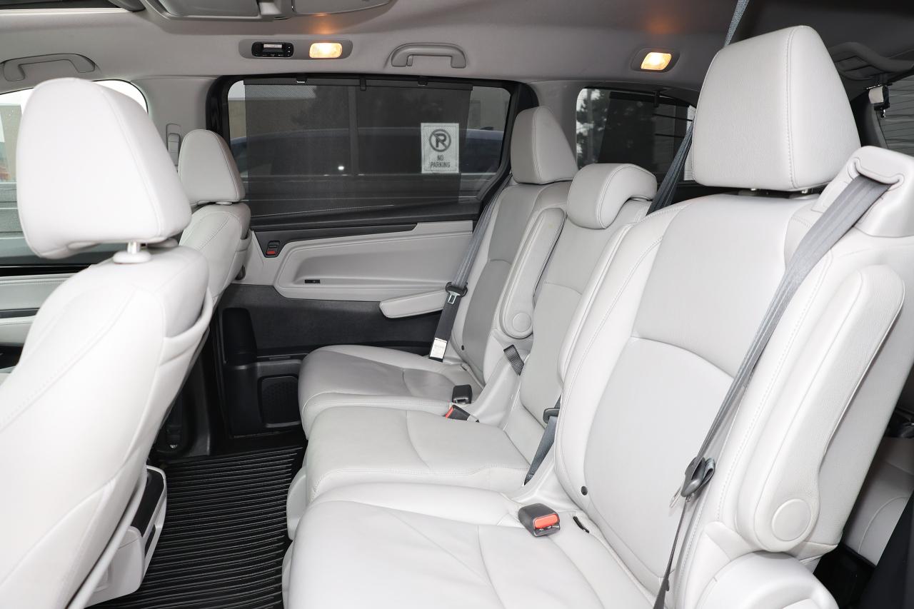 2018 Honda Odyssey Touring - LEATHER|SUNROOF|DVD|BLINDSPOT|LANEKEEP Photo