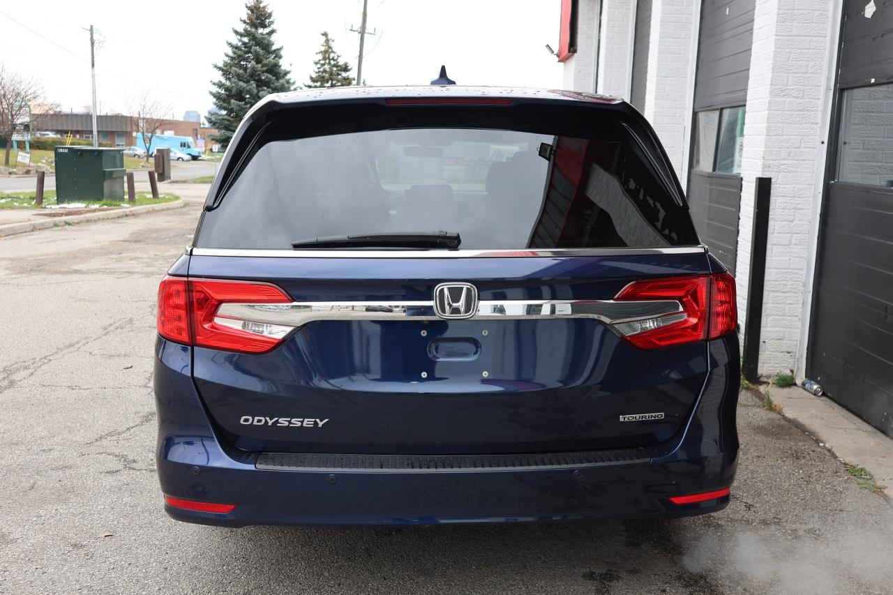 2018 Honda Odyssey Touring - LEATHER|SUNROOF|DVD|BLINDSPOT|LANEKEEP Photo