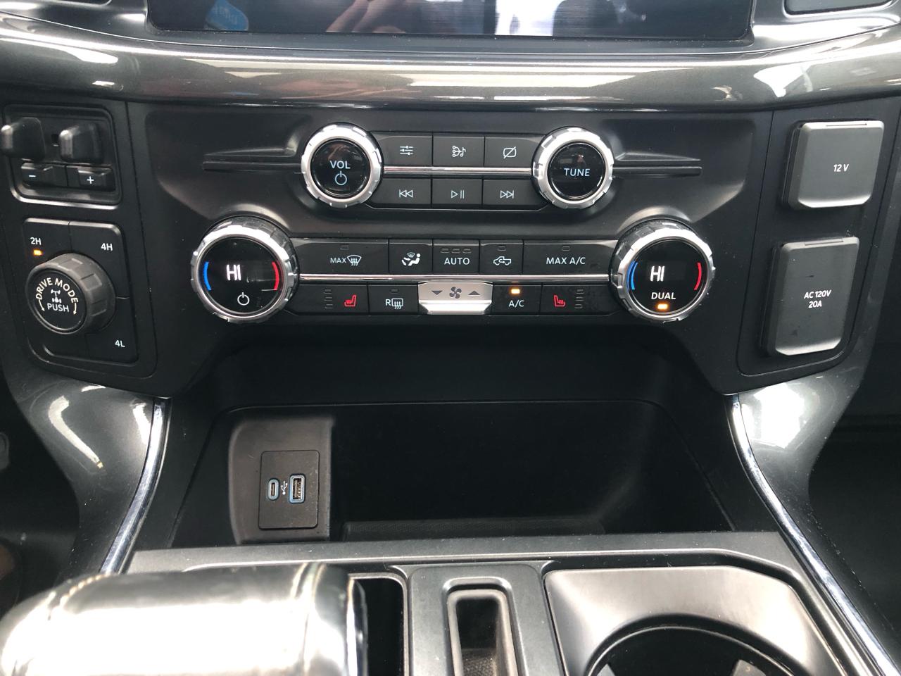 2021 Ford F-150 XLT / S.ROOF / NAV / TPMS Photo