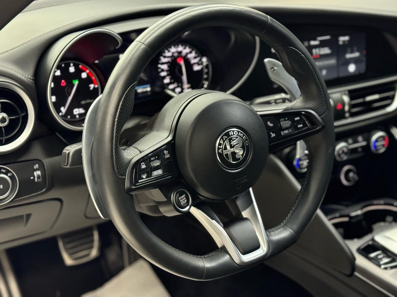 2021 Alfa Romeo Giulia TI SPORT|NAV|BSM|LKA|FCW|HK SOUND|PANO ROOF| - Photo #8