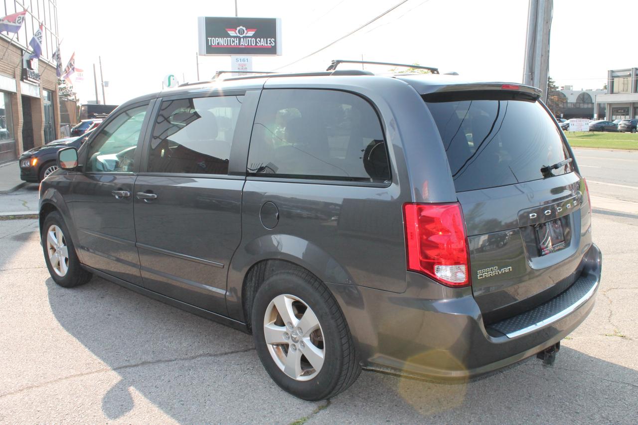 2017 Dodge Grand Caravan SXT Photo