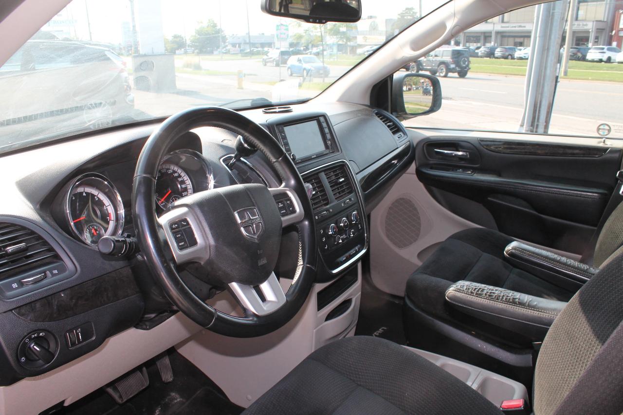 2017 Dodge Grand Caravan SXT Photo