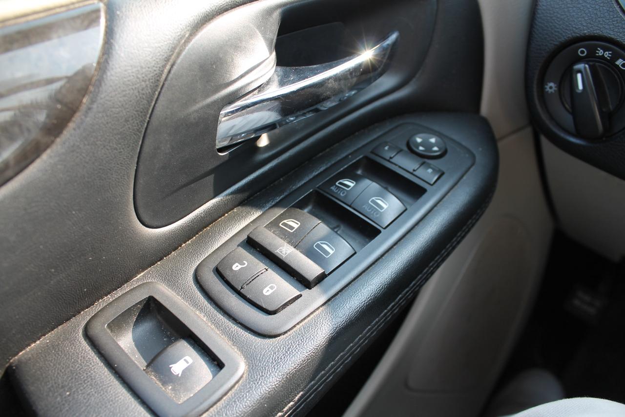 2017 Dodge Grand Caravan SXT Photo