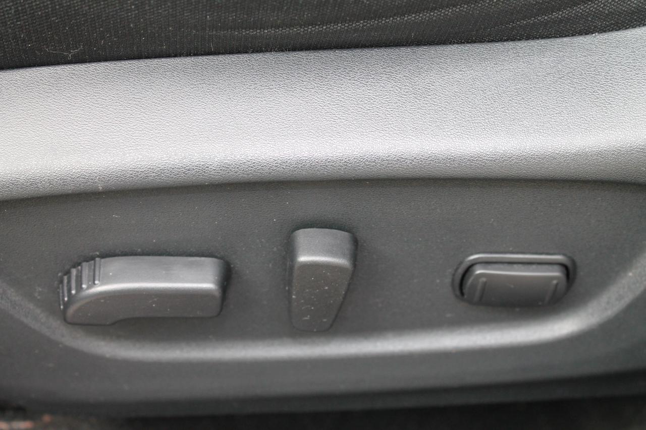 2018 Nissan Rogue SV Photo