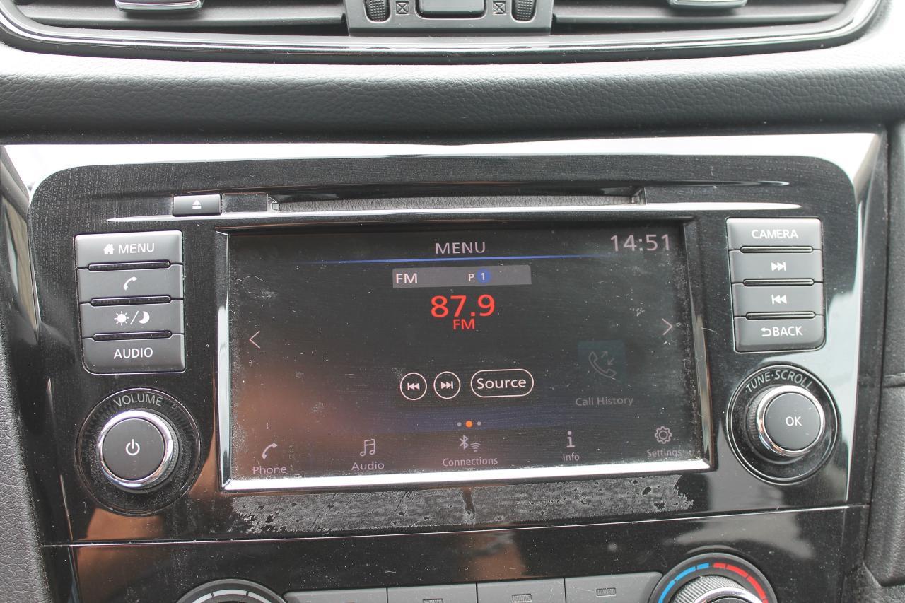 2018 Nissan Rogue SV Photo