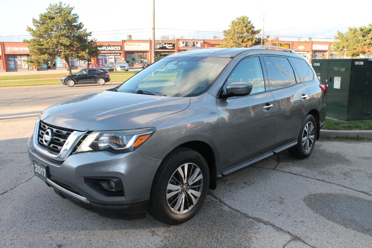 2017 Nissan Pathfinder SV Photo