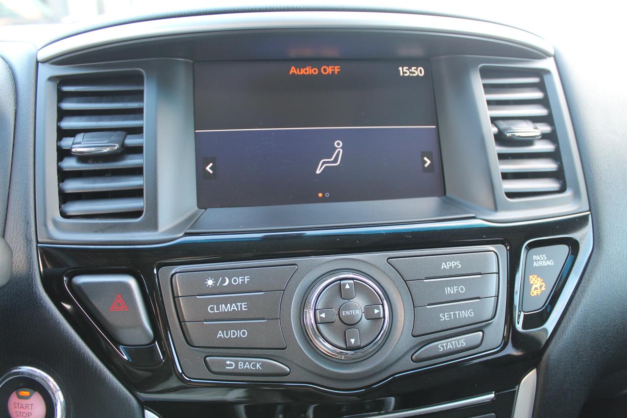 2017 Nissan Pathfinder SV Photo