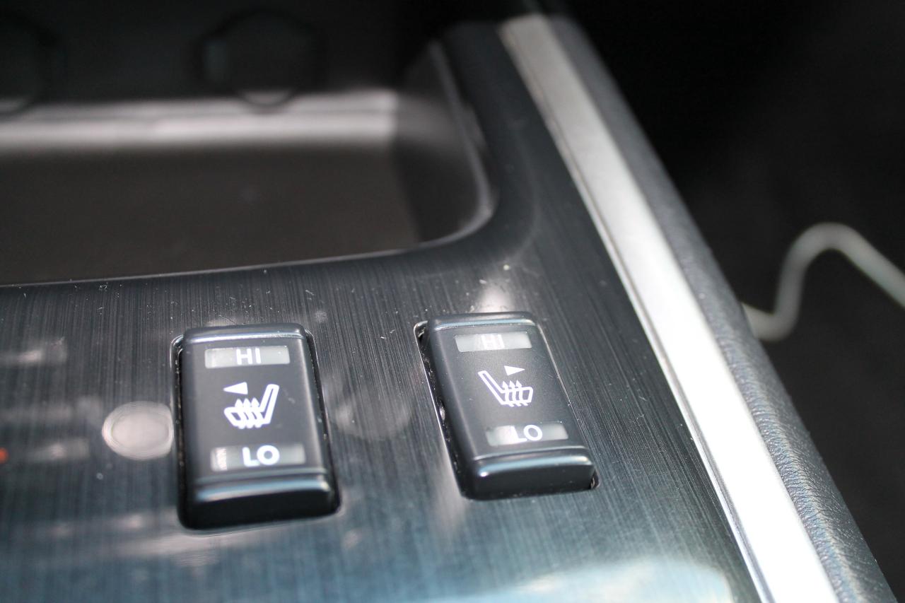 2017 Nissan Pathfinder SV Photo