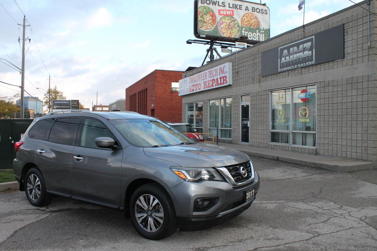 2017 Nissan Pathfinder SV Photo0