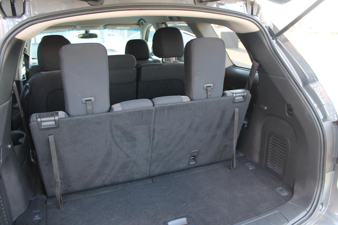 2017 Nissan Pathfinder SV Photo