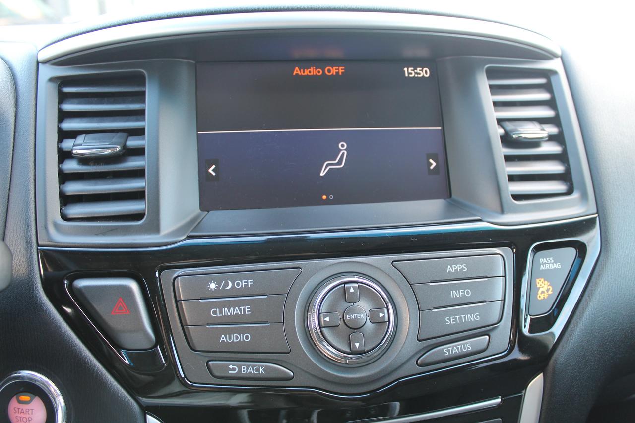 2017 Nissan Pathfinder SV Photo