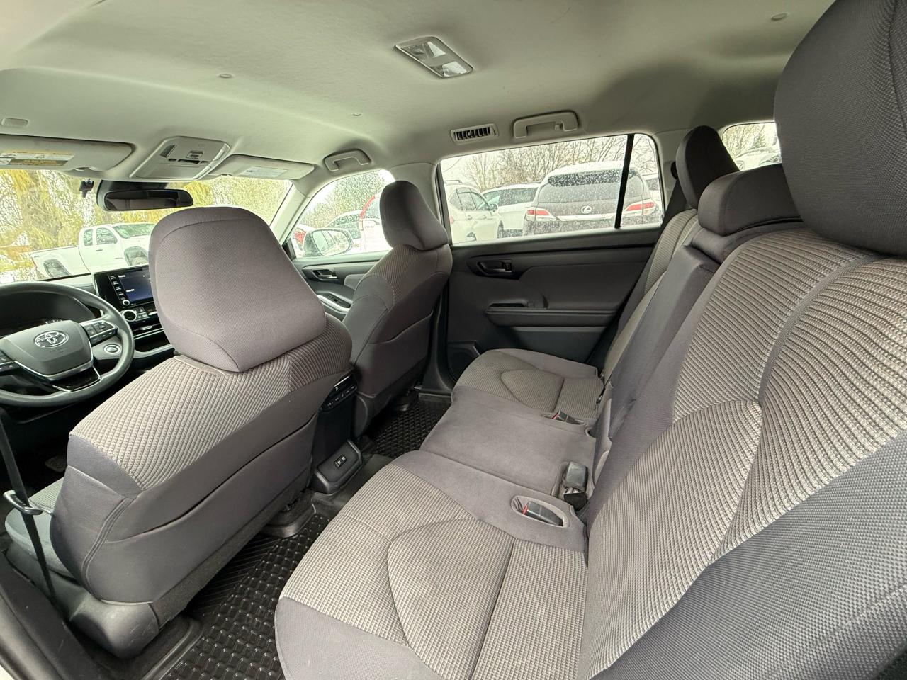 2020 Toyota Highlander LE - Photo #13