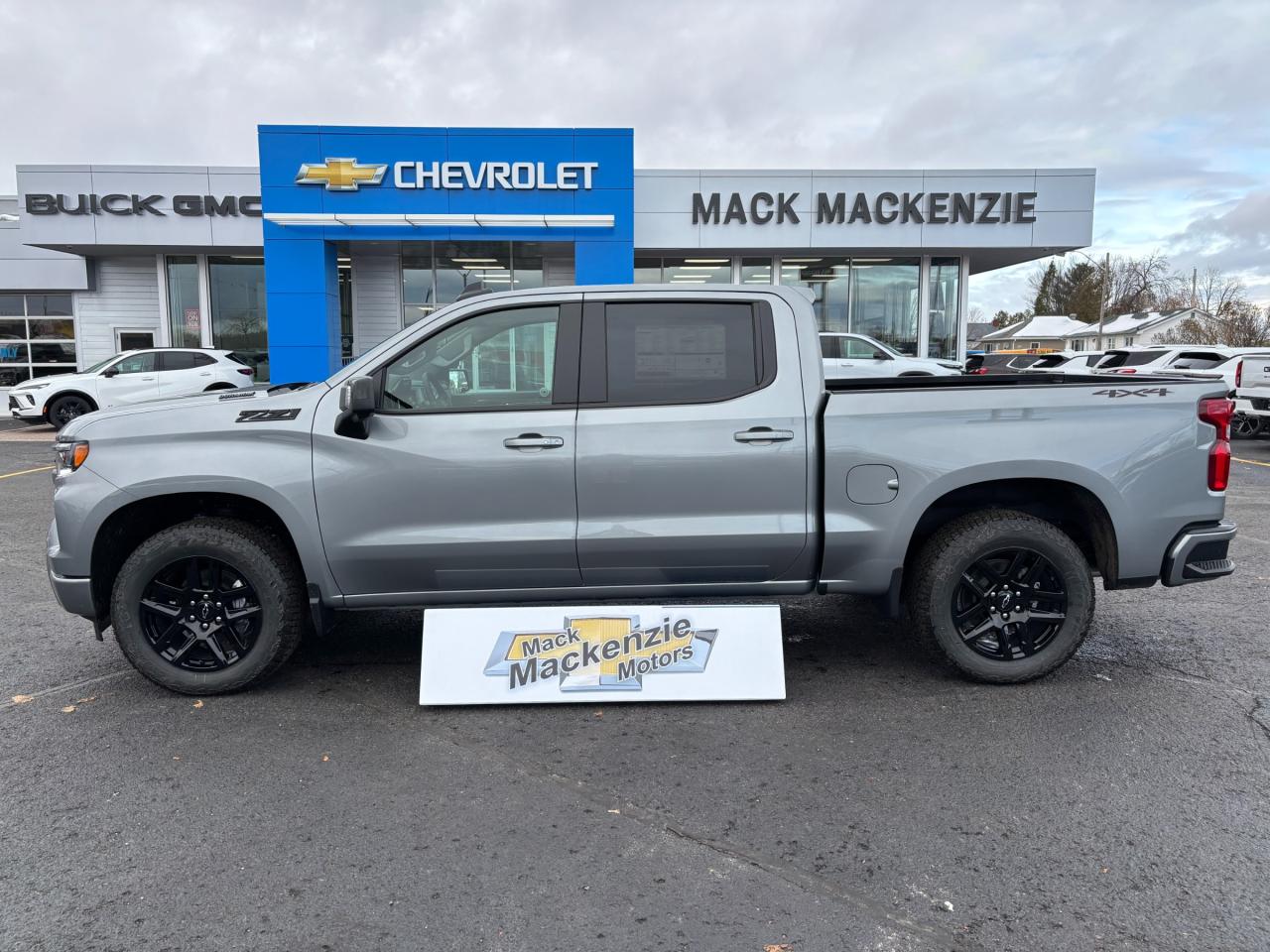 2026 Chevrolet Silverado 1500 2026 Chevrolet Silverado RST Crew Cab 4WD Photo3